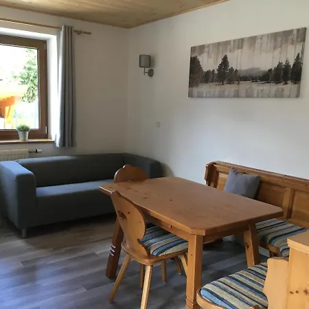 Holzereck شقة ايروالد