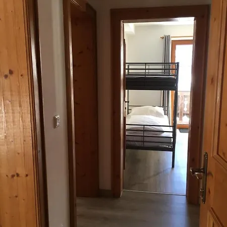 Holzereck ايروالد